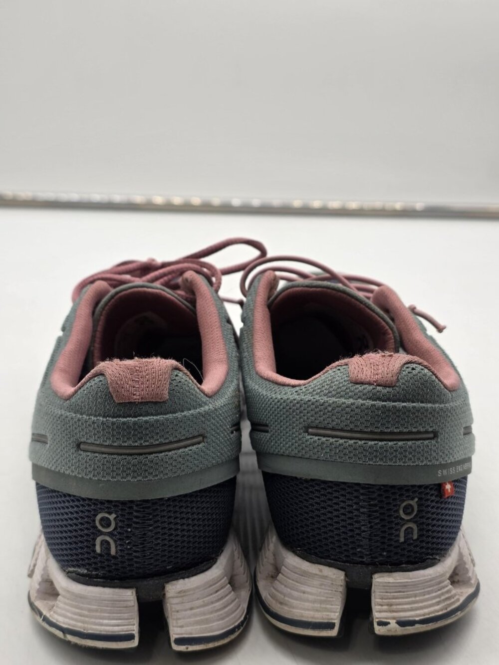 On Cloud Shoes Womens Size 6 Multicolor Mesh CloudTec Running Sneakers Damaged - Picture 7 of 12